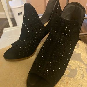 Open tor black bootie